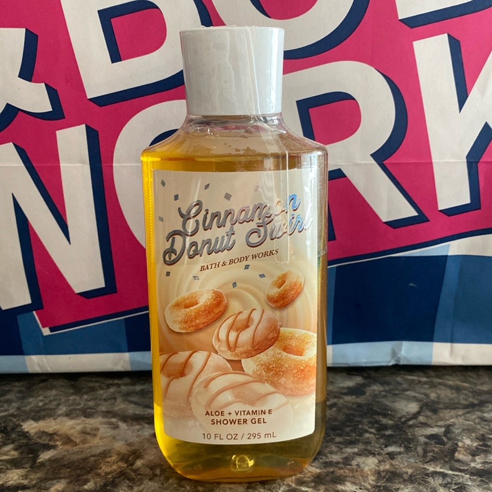 Bath & Body Works Cinnamon Donut Swirl